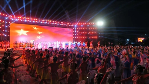 “庆祝新中国成立70周年”江西省广场舞展演活动举行