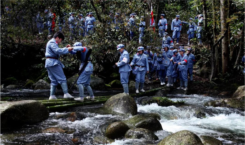 让年轻人爱上红色旅游